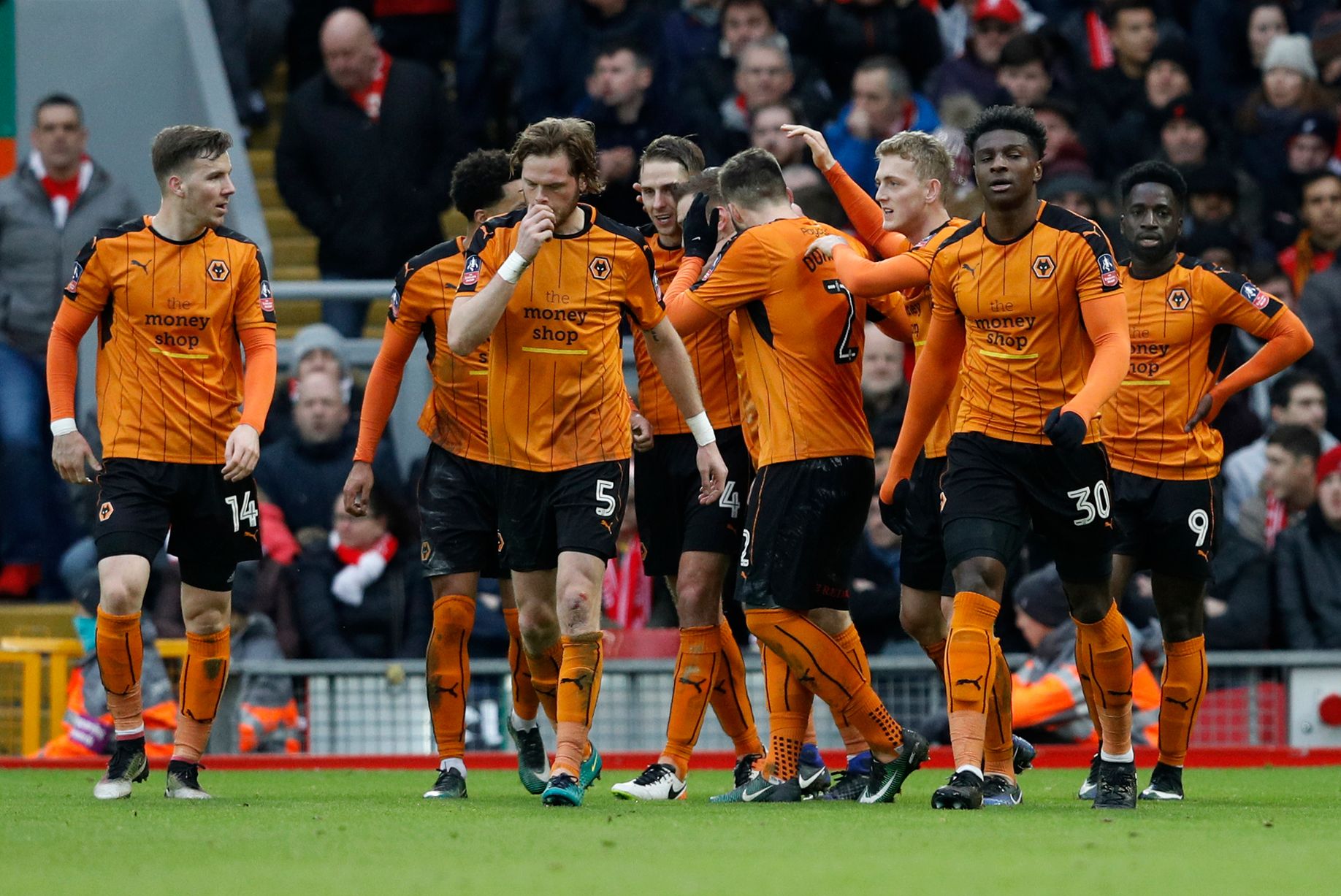 Soi kèo Millwall – Wolverhampton