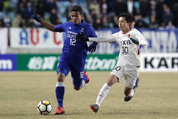 Soi kèo Gangwon - Suwon Bluewings