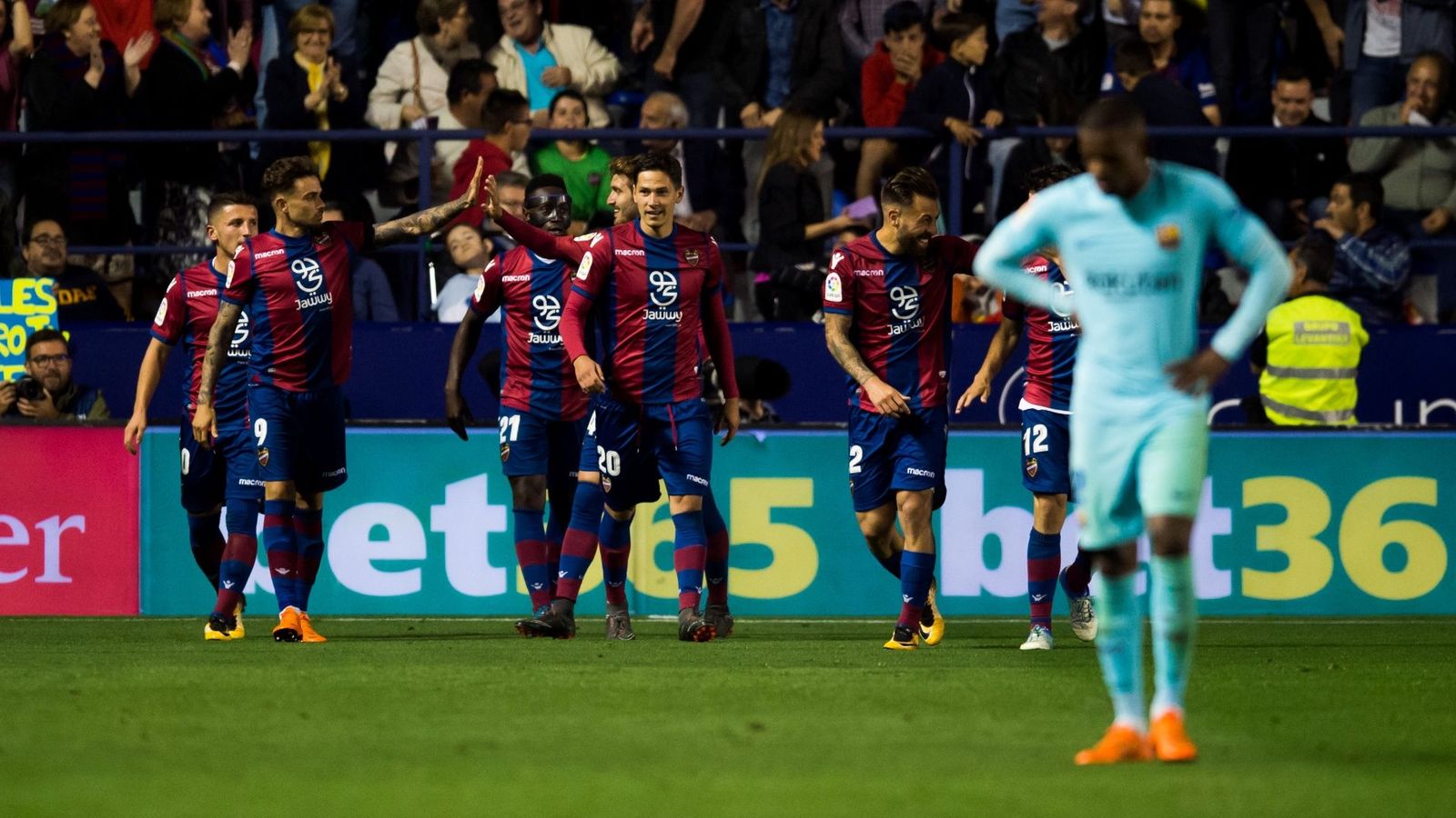 Soi kèo Barcelona – Levante