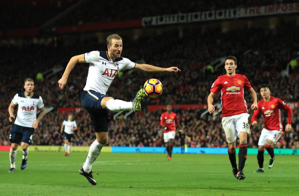 Soi kèo Tottenham - Man United