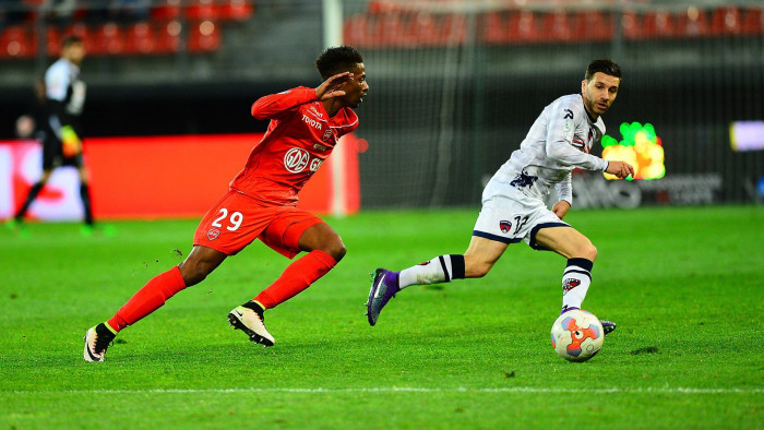 Soi kèo Valenciennes – Lorient, 02h00 ngày 25/11