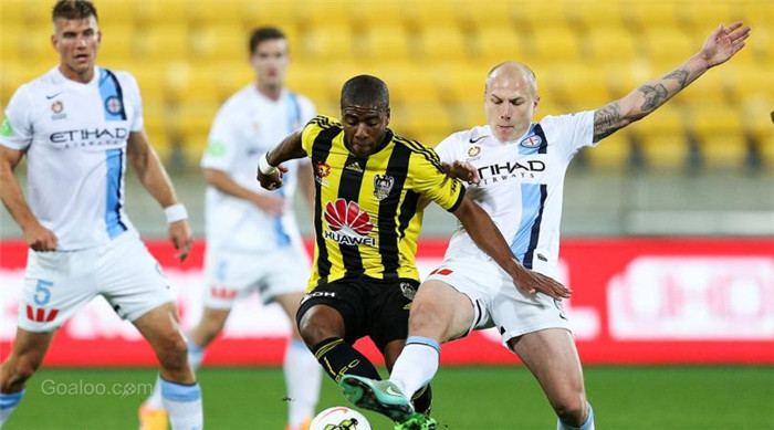 Soi kèo Wellington Phoenix - Brisbane Roar, 13h00 ngày 25/3