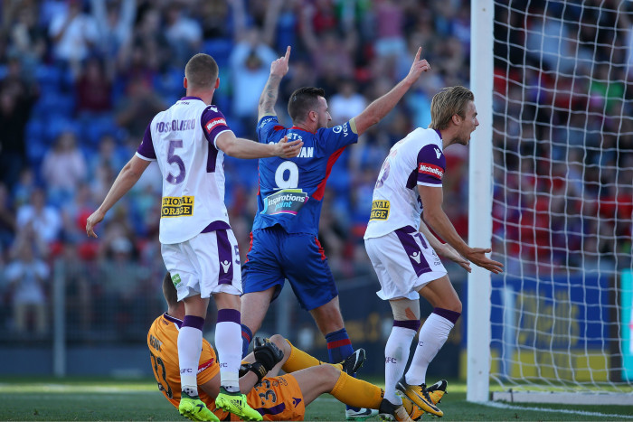 Soi kèo Newcastle Jets - Perth Glory, 16h50 ngày 6/4