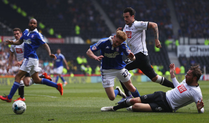 Soi kèo Derby County – Ipswich, 01h45 ngày 22/8