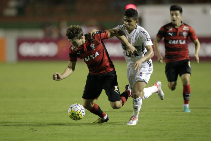 Soi kèo Fluminense – Internacional, 06h00 ngày 14/8