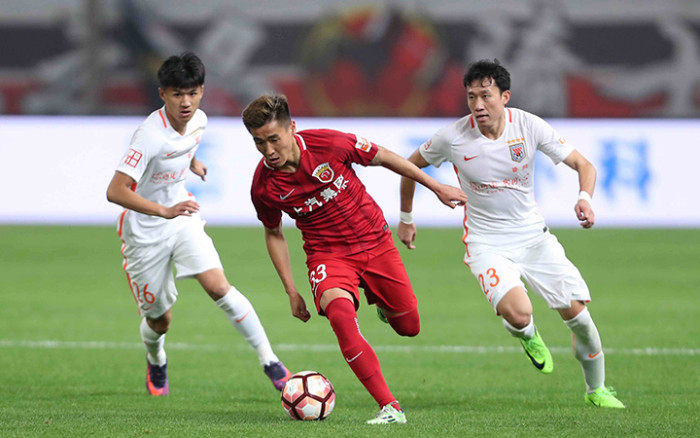 Soi kèo Shandong Luneng - Guangzhou R&amp;F, 18h35 ngày 16/9