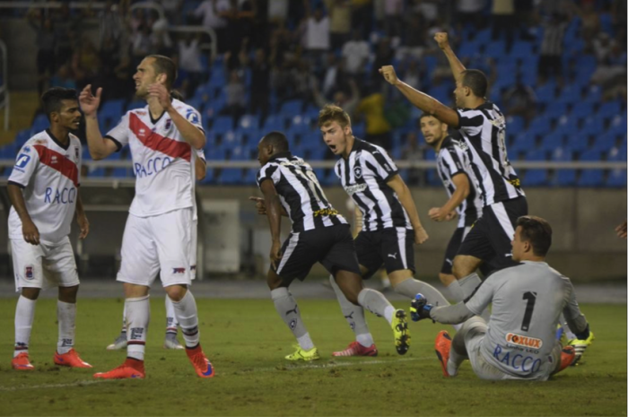 Soi kèo Botafogo - Parana, 05h00 ngày 27/11