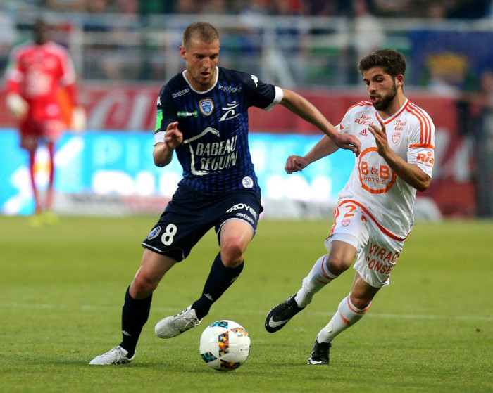 Soi kèo Lorient – Chateauroux, 02h00 ngày 12/1