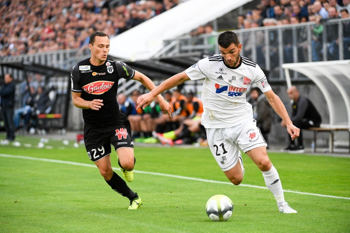 Soi kèo Amiens – Caen, 02h00 ngày 10/2